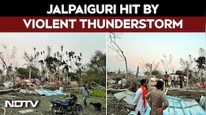 West Bengal Latest News | Heavy Rain,  Strong Winds & Violent Thunderstorm Batters Jalpaiguri |