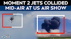 US Jet Crash | Mid-Air Collision Between US Navy Jets At Idaho Air Show, Crew Safe