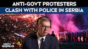 Serbia Protests | Anti-Government Protesters Clash With Police On The Streets Of Belgrade
