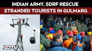 Jammu & Kashmir News | Indian Army, SDRF & J&K Police Rescue Tourists After Gulmarg Cable Car Halt