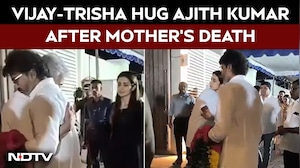 Vijay News | Vijay-Trisha Hug Ajith Kumar After Mother Mohini Mani's Death