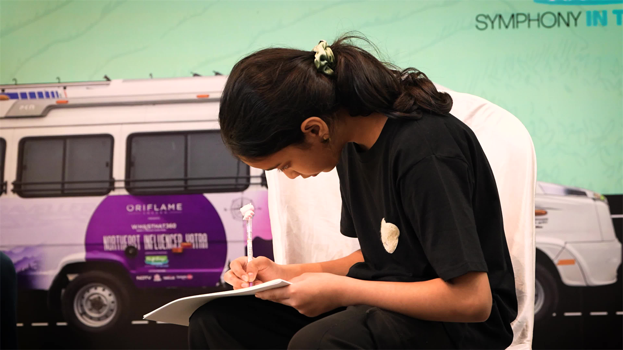 Oriflame x Whosthat360 Lights Up Dibrugarh | Sohum Mall Activation