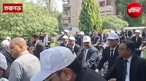 लखनऊ में जजों की अनोखी पहल, साइकिल से पहुंचे कोर्ट