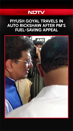 Union Minister Piyush Goyal Takes Auto To Visit Shatabdi Hospital And Inspect Nearby areas