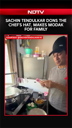 Sachin Tendulkar Dons The Chef's Hat, Prepares Ukadiche Modak For Family; Video Goes Viral