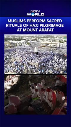 Muslims Perform Sacred Rituals Of Hajj Pilgrimage At Mount Arafat