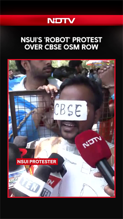 CBSE News | NSUI's 'Robot' Protest Over CBSE OSM Row