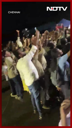 NDTV's Shiv Aroor Captures Sea Of Supporters Waiting For Vijay's Glimpse
