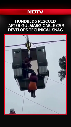 Mid-Air Scare For 300 Tourists As Technical Issue Halts Gulmarg Gondola