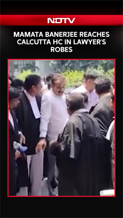 Mamata Banerjee Reaches Calcutta HC In Lawyer's Robes