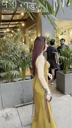 Mahira Sharma Seen At Juhu