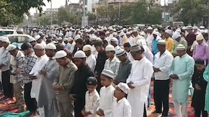 बिहार में शांतिपूर्ण माहौल में हुई बकरीद की नमाज, निभाई गई पुरानी परंपरा