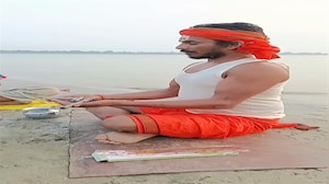 ब&zwj;िहार में सीएम सम्राट का द&zwj;िखा खौफ, बदमाश ने गंगा में बहाए हथ&zwj;ियार