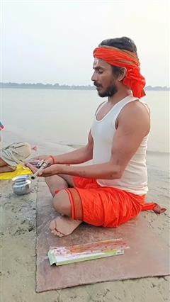 ब&zwj;िहार में CM सम्राट का द&zwj;िखा खौफ, बदमाश ने गंगा में बहाए हथ&zwj;ियार
