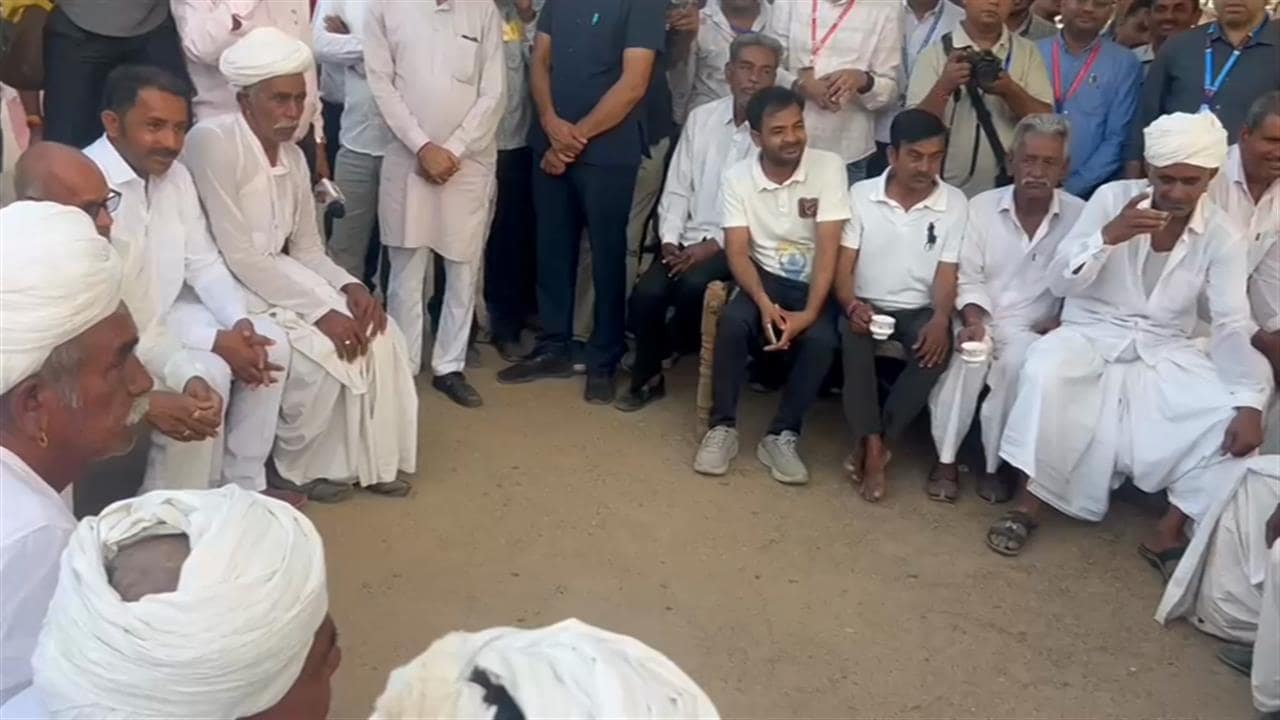 सीएम भजनलाल शर्मा ने ग्रामीणों के साथ पी चाय