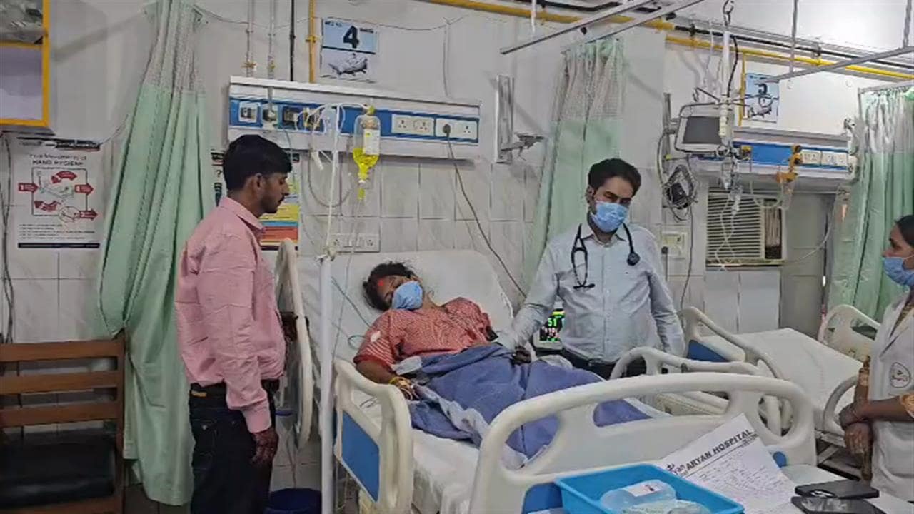 गोरखपुर की अनोखी शादी: आईसीयू में भर्ती दुल्हन की भरी मांग, बारात लेकर अस्पताल पहुंचा दूल्हा