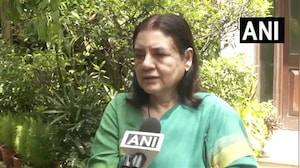 आवारा कुत्तों पर सिस्टम फेल? सुप्रीम कोर्ट ने क्याें दिया आदेश, मेनका गांधी ने बताया पूरा सच