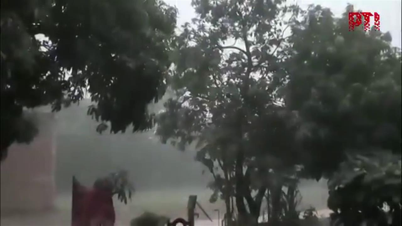 यूपी में आज आंधी और बारिश से सावधान, 90 किमी की रफ्तार से आएगा तूफान, पूर्वांचल से वेस्ट यूपी तक अलर्ट
