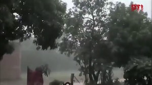 कुशीनगर में तेज बारिश: आज पूरे UP में आंधी-बारिश का अलर्ट, 90 किमी की रफ्तार से आएगा तूफान