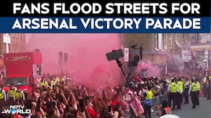 Arsenal Bus Parade | Thousands Line London Streets as Arsenal Celebrate Title Triumphs