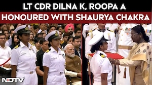 Gallantry Awards 2026 News |  President Murmu Confers Shaurya Chakra On Lt CDR Dilna K and Roopa A