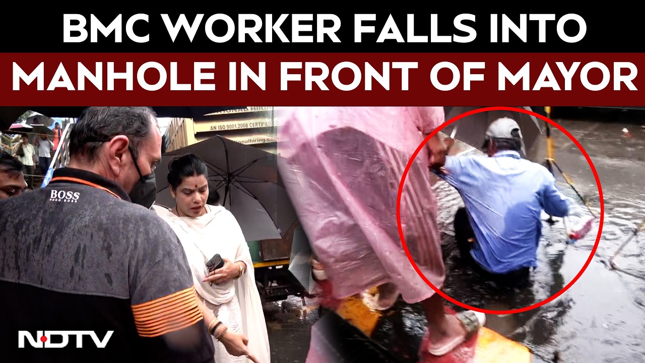 Mumbai Civic Body Worker Falls Into Manhole In Front Of Mayor