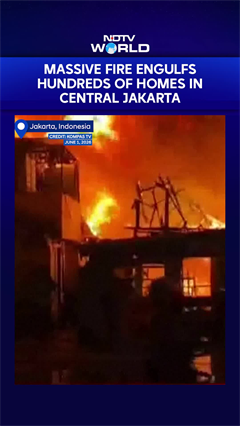 Massive Fire Engulfs Hundreds of Homes in Central Jakarta