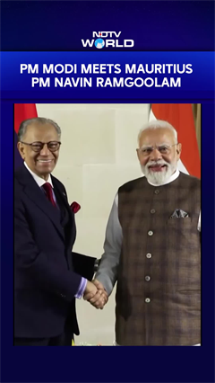 PM Modi Meets Mauritius PM Navin Ramgoolam In Victoria