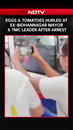 TMC Crisis | Eggs, Tomatoes Thrown At Ex-Bidhannagar Mayor, TMC Leader Sabyasachi Dutta After Arrest