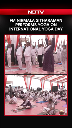 Yoga Day | FM Nirmala Sitharaman Performs Yoga On International Yoga Day