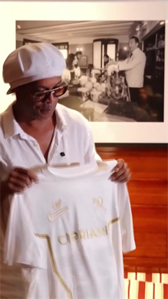 Ronaldinho Unveiled At Italian Third-tier Club Ravenna