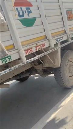 होटल के बाहर पति संग प्रेमिका को देख भड़की पत्नी, बीच रोड पर बाल पकड़कर की पिटाई; देखें हाईवोल्टेज ड्रामा