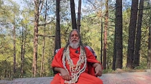 सीएम योगी के जन्&zwj;मद&zwj;िन पर आचार्य पीठाधीश्वर महामंडलेश्वर स्वामी विश्वात्मानंद सरस्वती क्&zwj;या बोले?