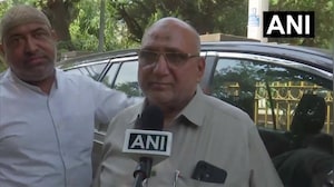 दुकान से गद्दे बिछाकर 8 लोगों को बचाया... दिल्ली अग्निकांड के चश्मदीद ने क्या बताया?