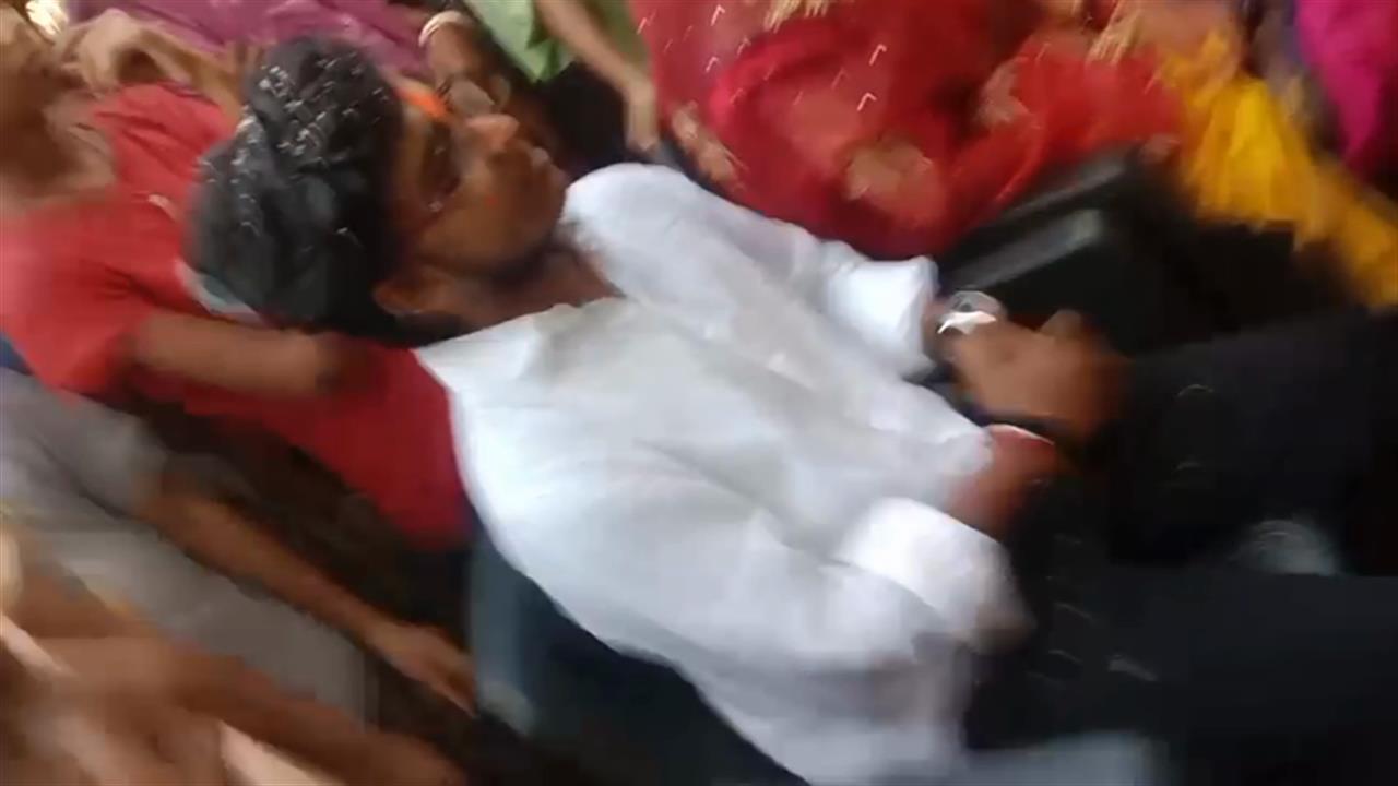 जमुईः 2 लड़कियों ने की शादी, एक युवती ने जेंडर बदलवाया