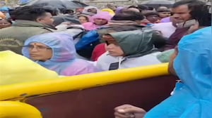 केदारनाथ धाम में श्रद्धालुओं के साथ मारपीट, VIDEO वायरल
