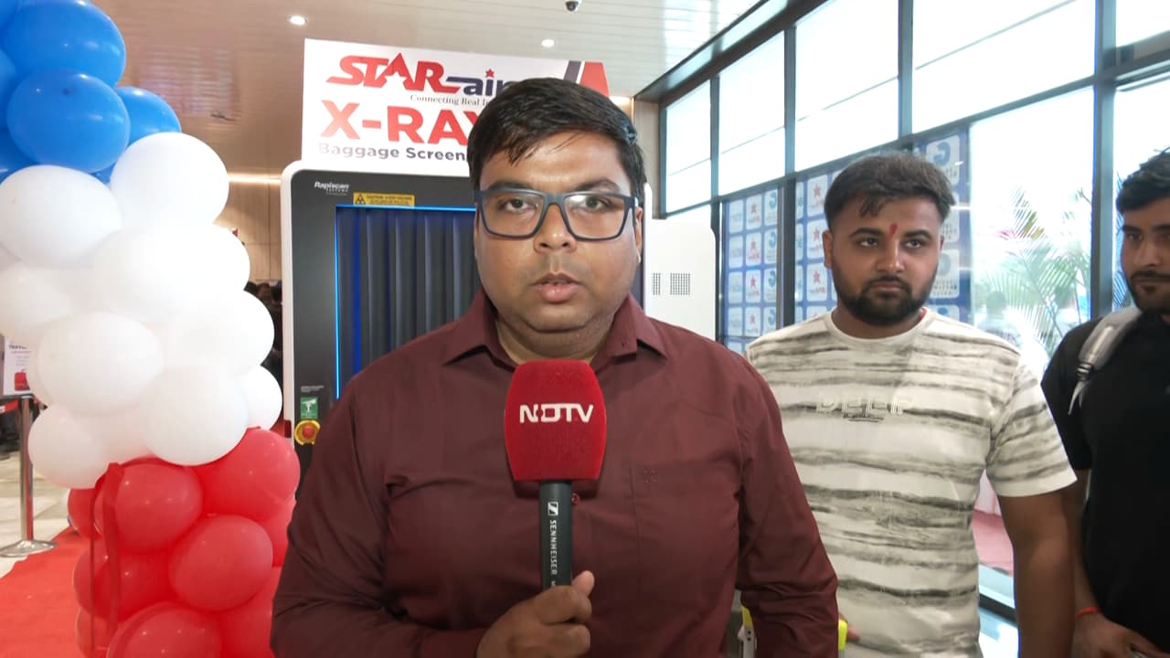 डेढ़ दिन का सफर अब सिर्फ डेढ़ घंटे में, मुंद्रा से दिल्ली की पहली उड़ान भरकर बेहद खुश दिखे यात्री