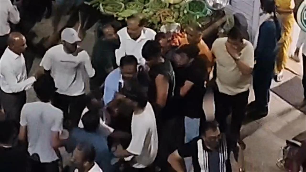 उदयपुर में IMA अध्यक्ष को मारा, कपड़े फाड़ डाले