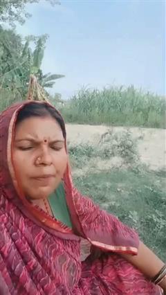 दरोगा बुलाने के लिए महिला ने बनाई खतरनाक रील