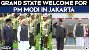 PM Modi In Indonesia | PM Modi Begins Diplomatic Tour With Grand Welcome In Indonesia