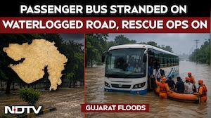 Gujarat Rains| Passengers Rescued From Bus Stranded On Waterlogged Roads Amid Heavy Rains In Navsari