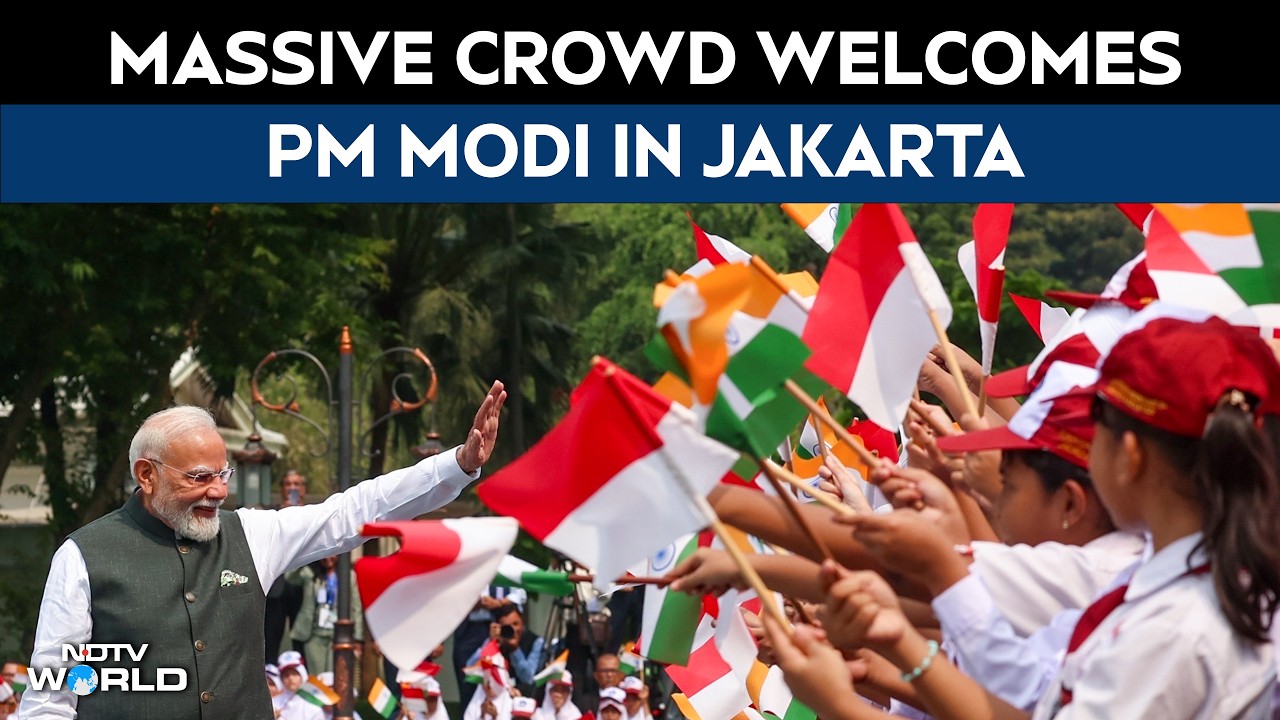 PM Visit In Indonesia | Huge Crowd Welcomes PM Modi At Indonesia's Historic Prambanan Temple