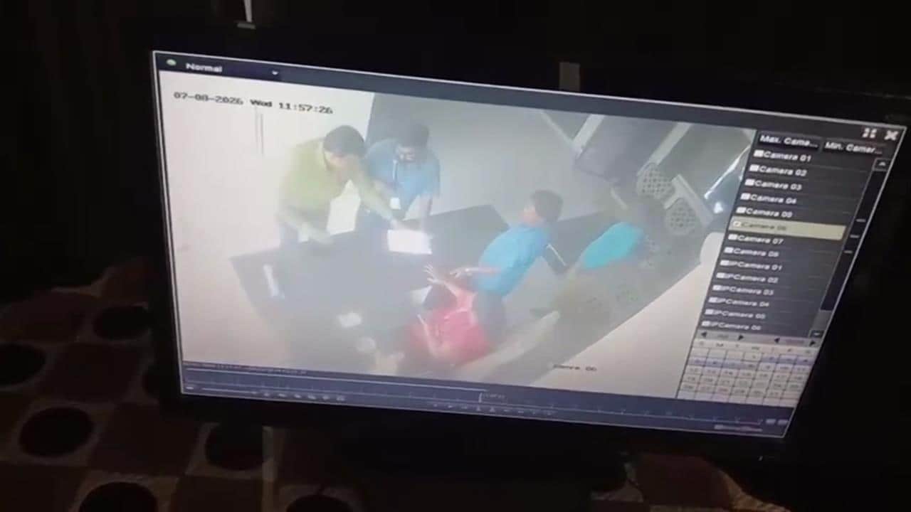 VIDEO: महाकाल मंदिर क्षेत्र में फायर सेफ्टी अधिकारी की पिटाई, होटल कारोबारी ने जड़े चार थप्पड़