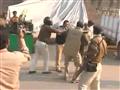 Video : Police lathicharge agitating teachers outside Bihar Assembly