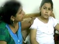 Video : बहादुर मां ने अपनी बच्ची को बचाया