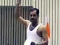 Videos : पीएम के आगे शर्ट उतारकर खड़ा हो गया शख्स, नारेबाजी की