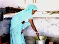 Videos : मिड-डे मील पकाने पर दलित महिला की पिटाई