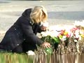 Video : Grief unites US school shooting victims