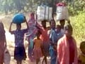 Videos : झारखंड : नक्सलियों से परेशान गांववालों का पलायन जारी