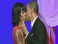 Videos : पत्नी मिशेल की बांहों में जमकर थिरके ओबामा